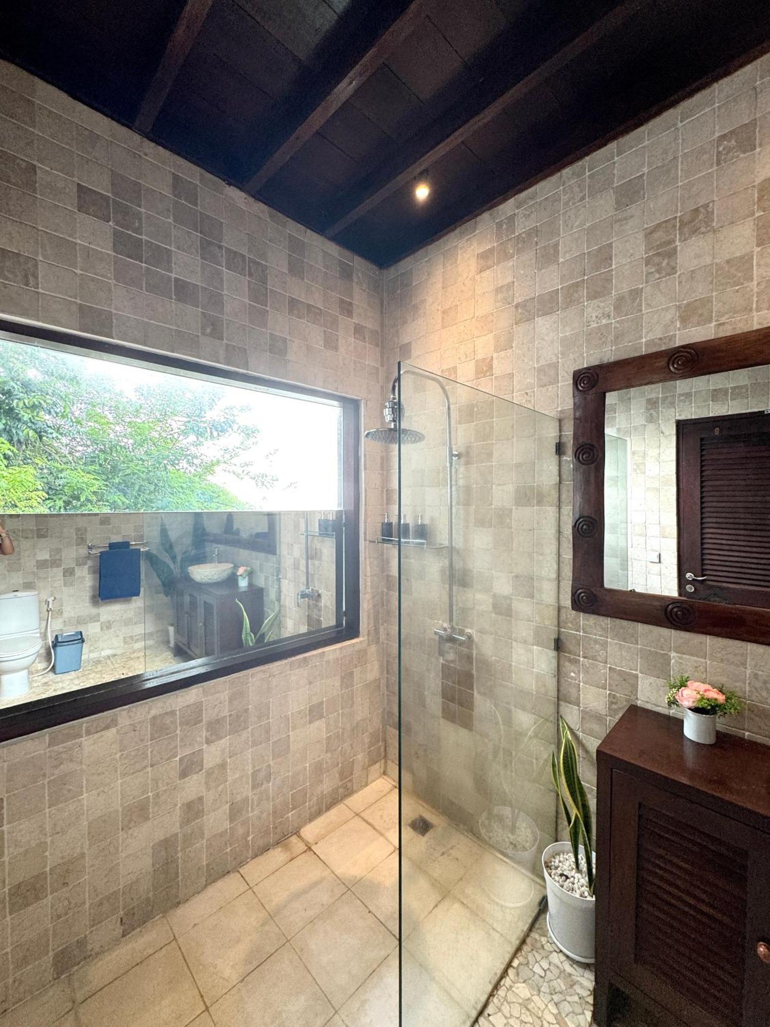 Bale Bingin Beachfront Stay Uluwatu Quarto foto